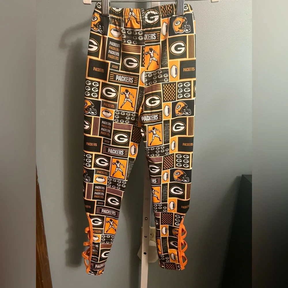 Greenbay Packers Football Graphic Leggings NWOT Boutique